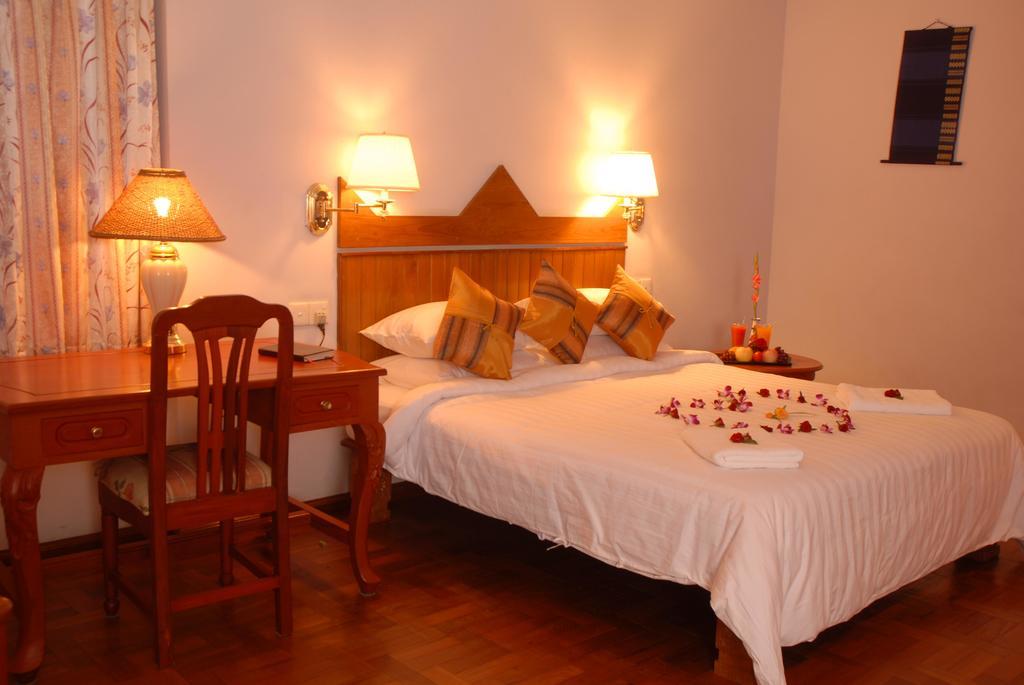 Hotel Amazing Kaytu Taungoo Bagian luar foto